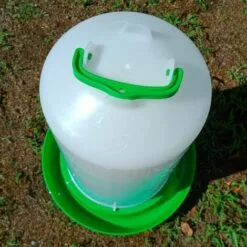 CHEMIN DES POULAILLERS Abreuvoir Poule En Plastique Premium Avec Poignée Et Bouchon 12l Vert - Gaun -Poulailler et élevage de la basse-cour Soldes Magasin 14608889 3