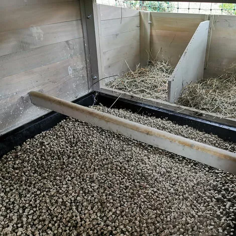 CHEMIN DES POULAILLERS Litière Végétale Poule Émietté De Paille Bio 16kg - Gasco 3 CHEMIN DES POULAILLERS Litière Végétale Poule Émietté De Paille Bio 16kg - Gasco – Image 3