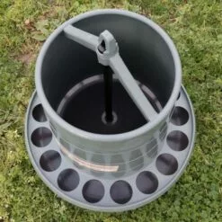 POULAILLER DIRECT Mangeoire Volailles À Pieds En Plastique Recyclé Eco 8kg -Poulailler et élevage de la basse-cour Soldes Magasin 19267402 4